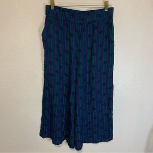 Urban Outfitters Silence and Noise Flowy Stretchy Pants Women’s size Medium